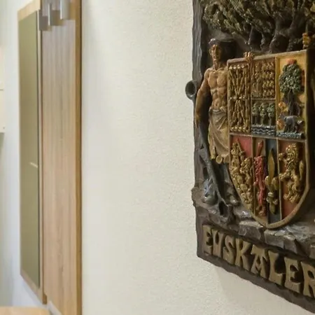 Rénové Avec Terrasse Et Parking à - Fr-1-2-446 Apartamento