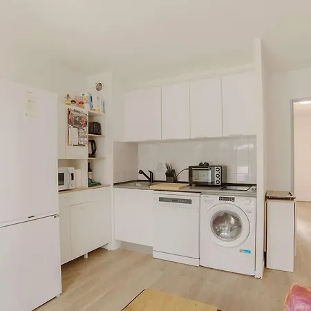Rénové Avec Terrasse Et Parking à - Fr-1-2-446 Appartamento *