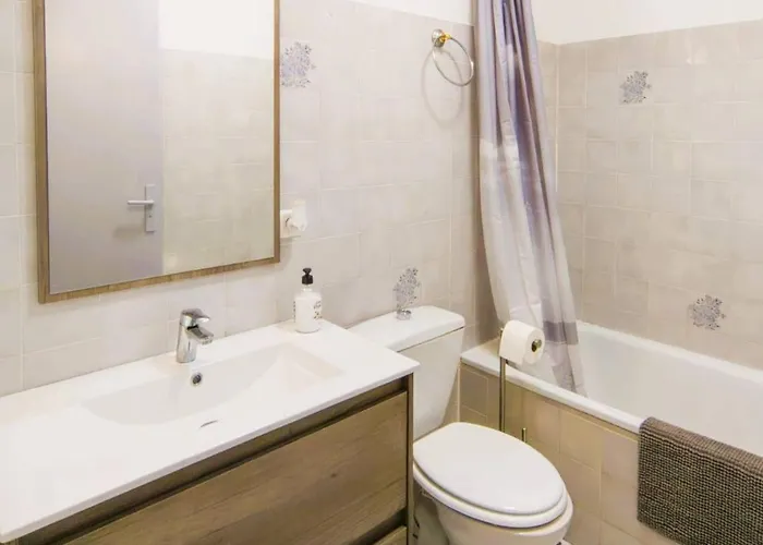 Renove A Hendaye, Climatise Avec Parking - Fr-1-2-446 Lägenhet *